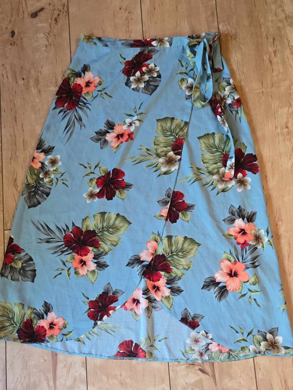 Nwt - Vacay Floral Wrap Skirt with Red & Pink Hibiscus